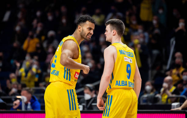 舞台上极易 舞台上极易